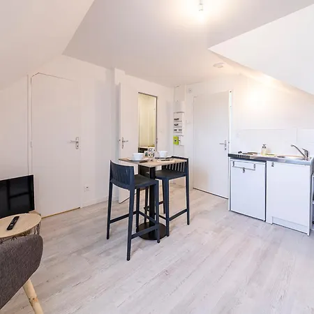 Apartment Proche Universite Et Commodites